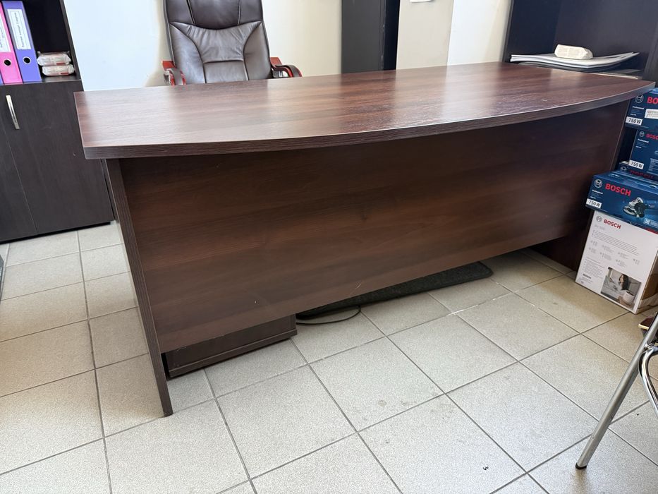 Офисный стол директора