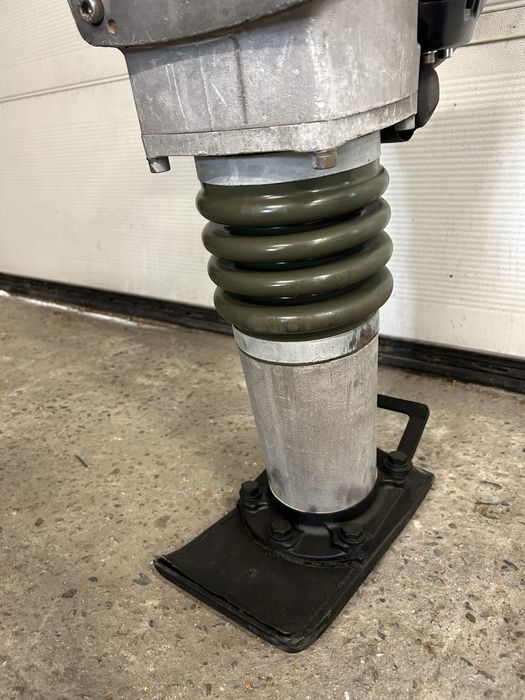 Ubijak skoczek stopa wibracyjna WACKER BS 50-2 (18)