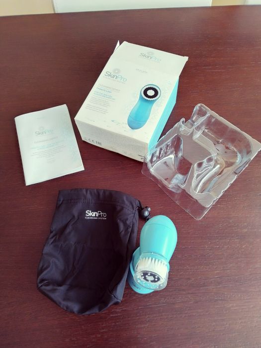 Máquina de Limpeza de pele  SkinPro  de 2 velocidades, nova.