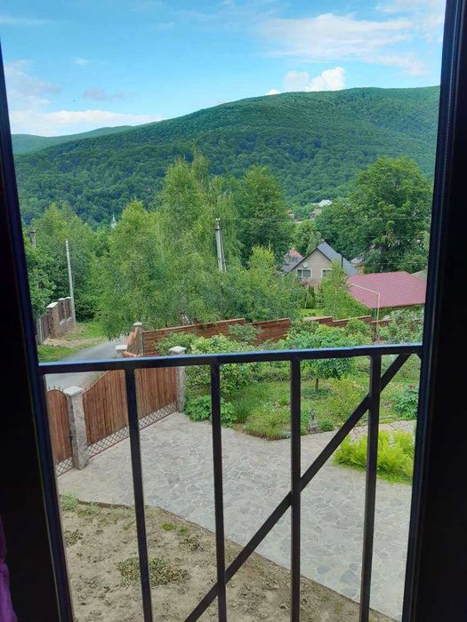 Здається 2-х поверховий будиночок у Синяку