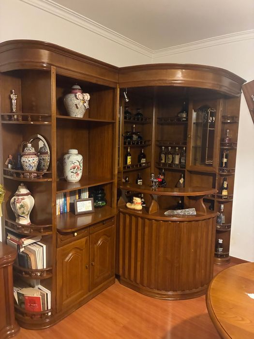 Móvel bar de cerejeira