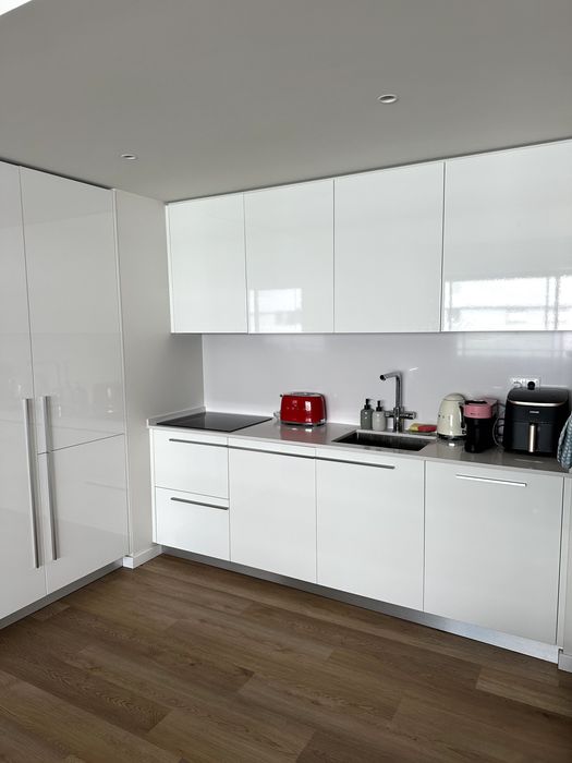 Arrenda-se T2 na Alta de Lisboa – Piscina | Próximo do Metro do Lumiar | 1.900€/mês