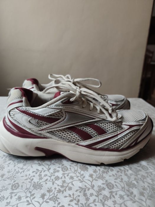 Buty sportowe Reebok damskie.