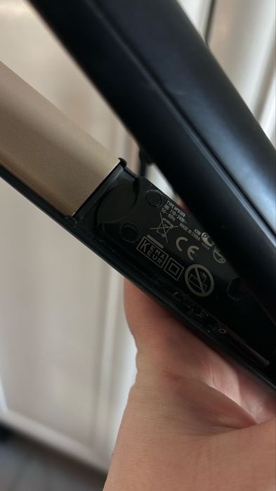 Продається професійний вирівнювач для волосся Philips