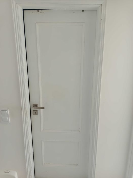 Portas brancas de quarto