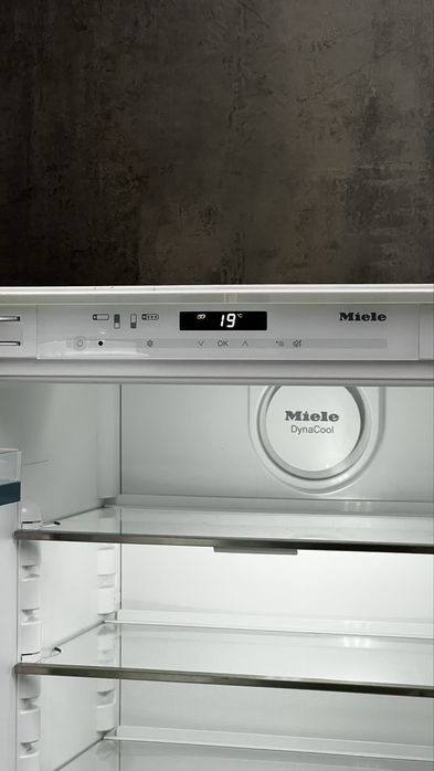 | LUX | Холодильник Miele KFN 37692 iDE IceMacer NoFrost SoftClose