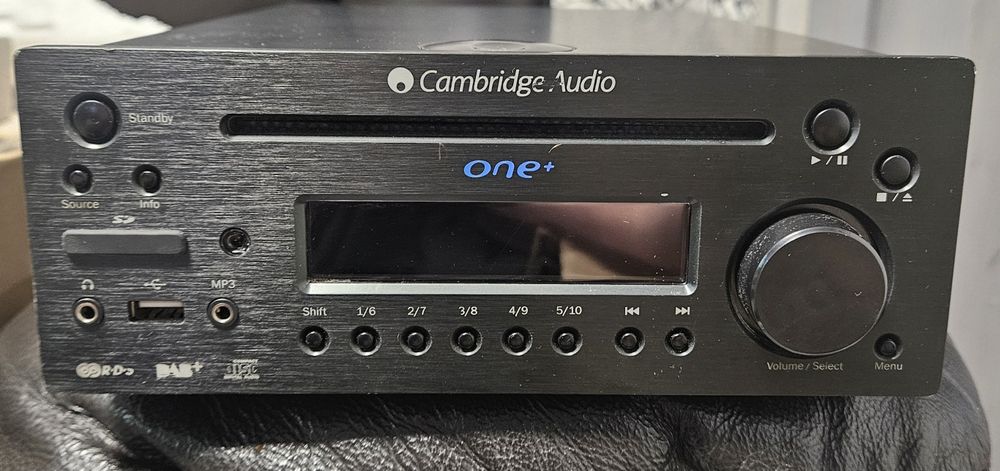 Uszkodzony amplituner Cambridge Audio