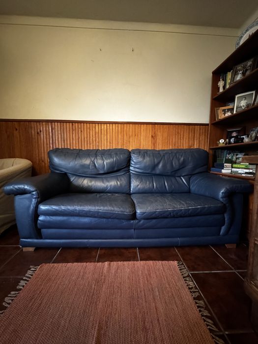Sofa 3 lugares em cabedal