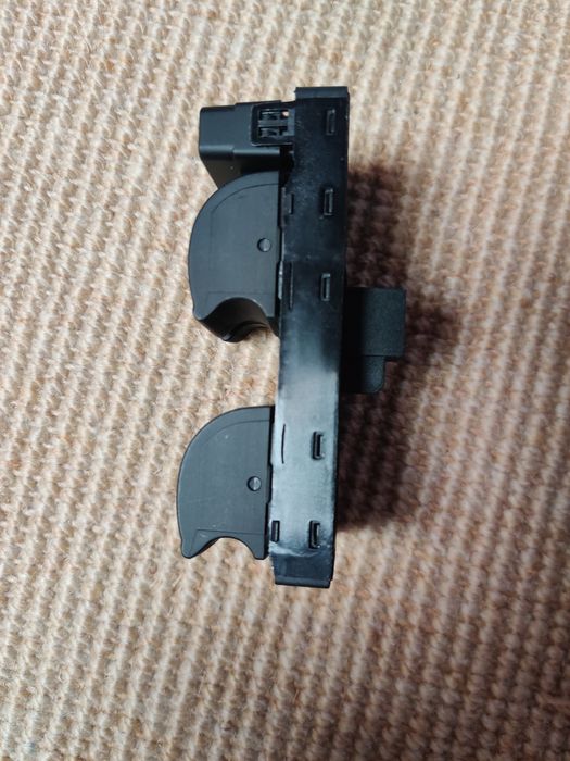 fecho tampa do porta luvas e cinzeiro AUDI A4