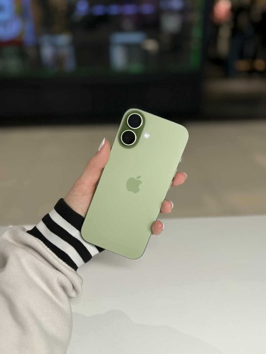 Zielony iPhone 17 256GB/97% kondycji baterii/stan bardzo dobry/GWARANCJA 24MSC/WOLA PARK