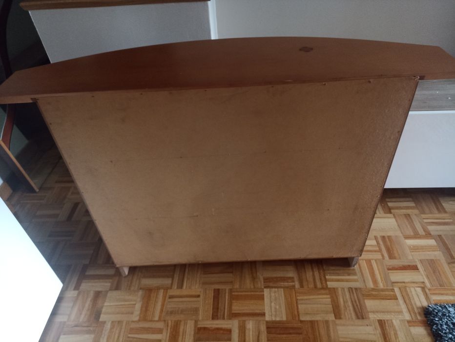 Vendo móvel com espelho