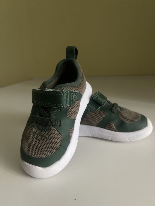 Дитячі кросівки Clarks 20 розмір