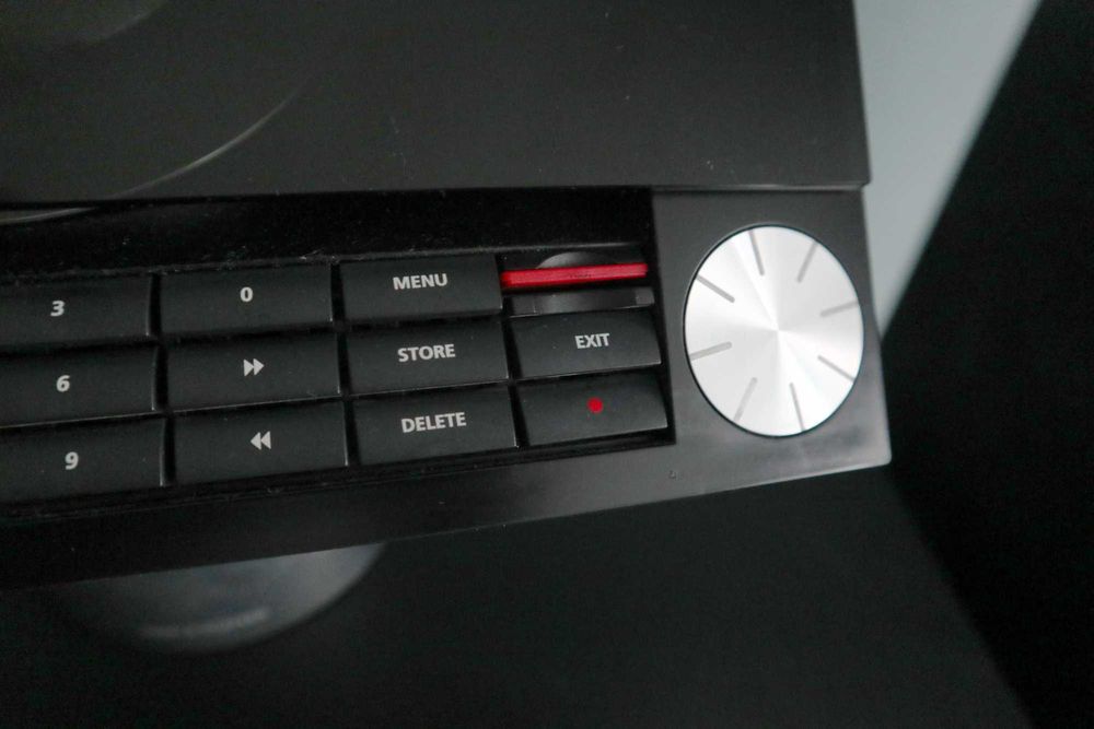 Музыкальный  центр  Bang Olufsen BeoSound 4