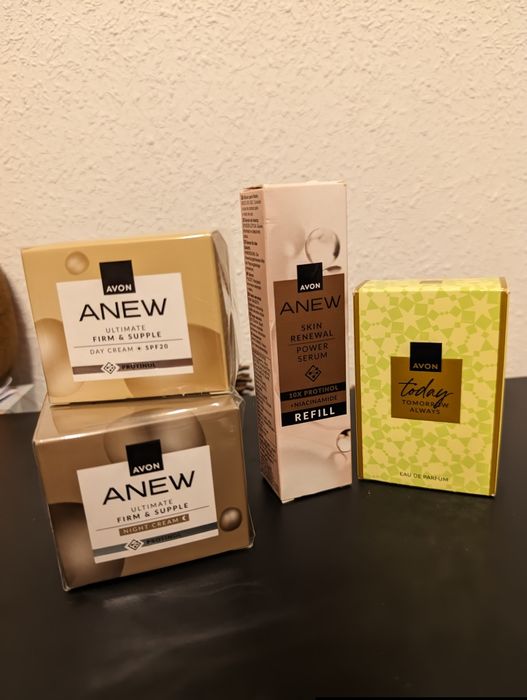 Zestaw kosmetyków Avon