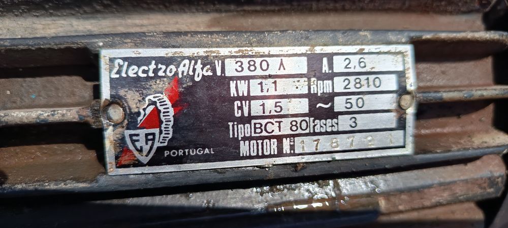 Vendo ou troco Compressor trifásico 100l felisatti 913