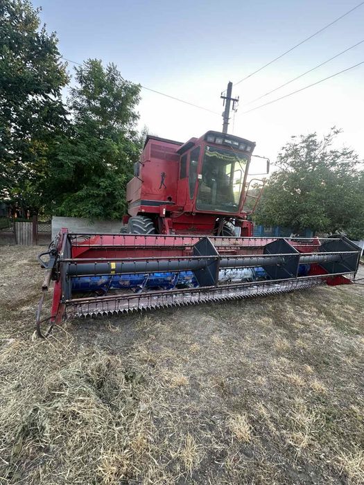 Продам комбайн CASE 1680