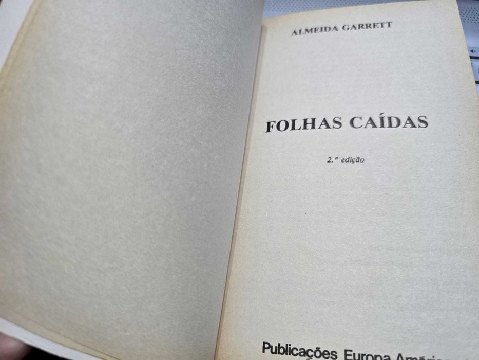 Folhas Caídas - Almeida Garrett