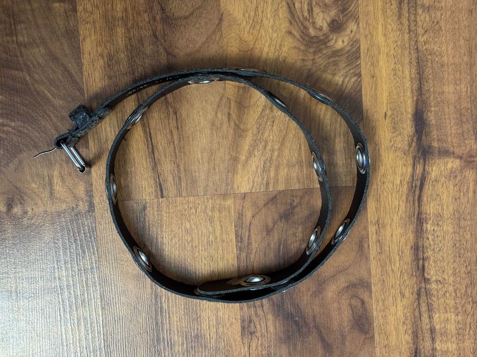 Świecący pasek z dużymi dziurami paseczek brokat HM rozmiar 75 cm