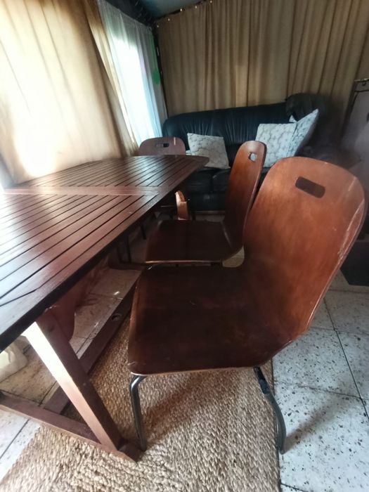 Mesa extensível em madeira