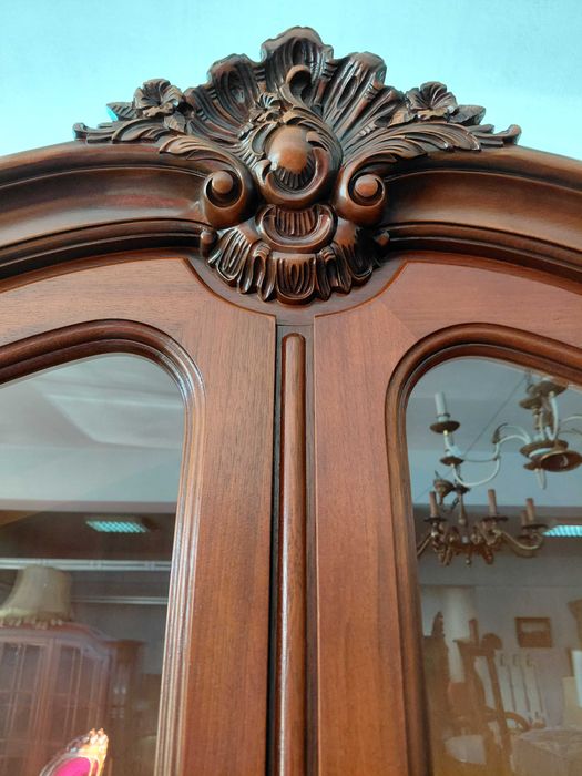 Piękna witryna - serwantka Ludwik Warrings po renowacji