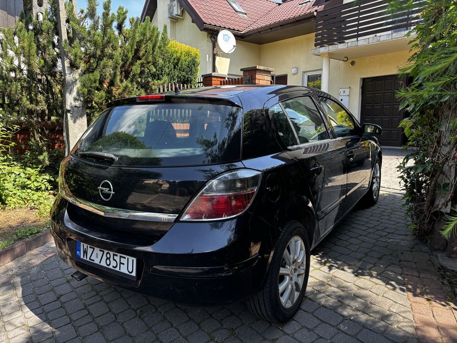 Opel Astra H 1.6 115 km