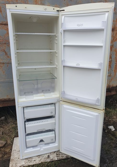 Продам холодильник Zanussi