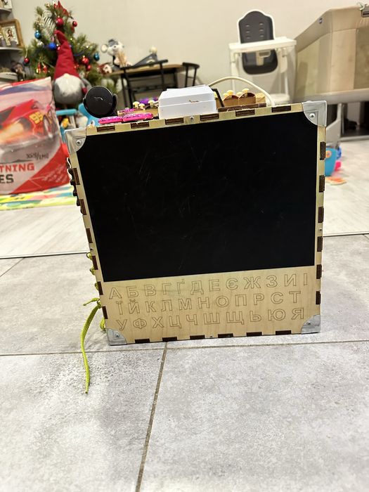 БІзі куб  інтерактивна іграшка