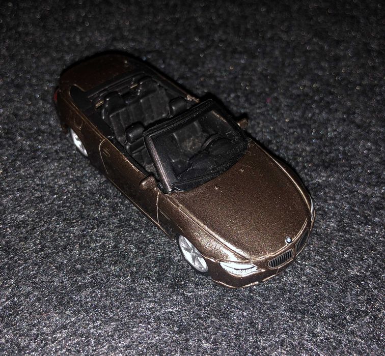 BMW 645 CI 1:64 Burago