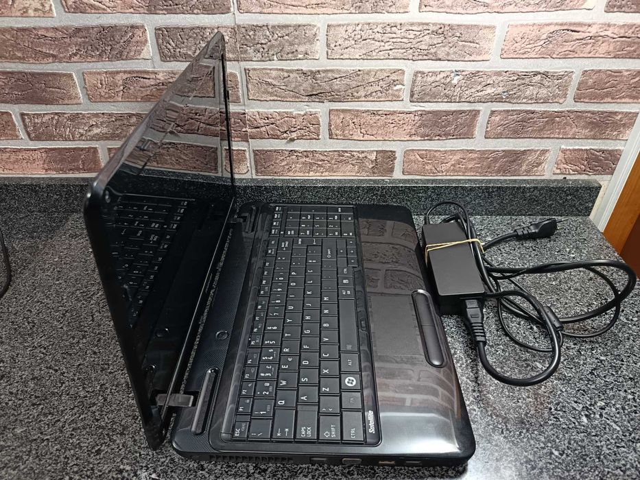 Toshiba L750-1ME core i5 RAM 4GB SSD 128GB