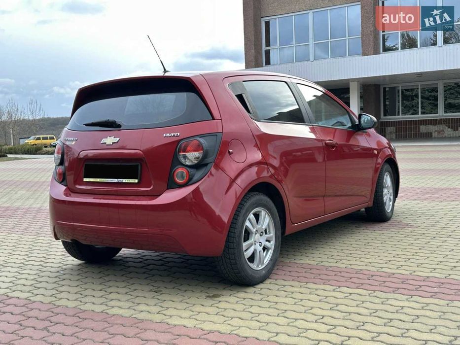 Chevrolet Aveo T300 (Хетчбек)