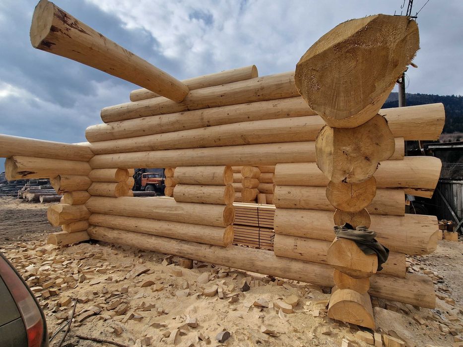 Dom Drewniany z bala naturalnego, Belki drewniane