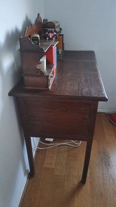 Secretária com alçado antiga