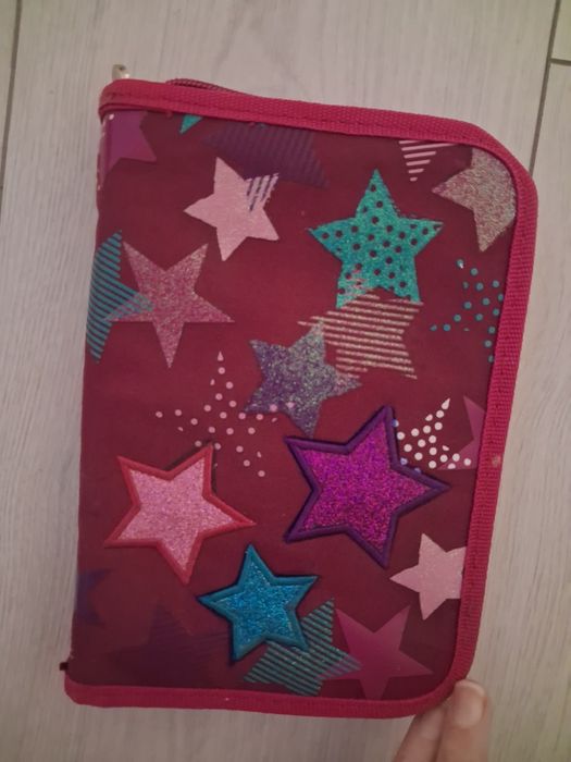 Віддам пенал,ліфчики в,75