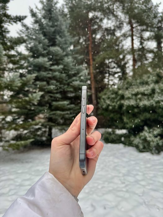 iPhone 15 Pro 128 GB Black Titanium Neverlock