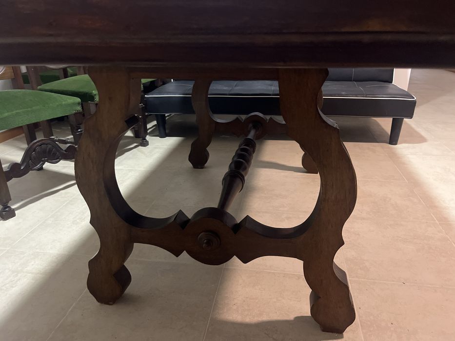 Mesa de madeira maciça