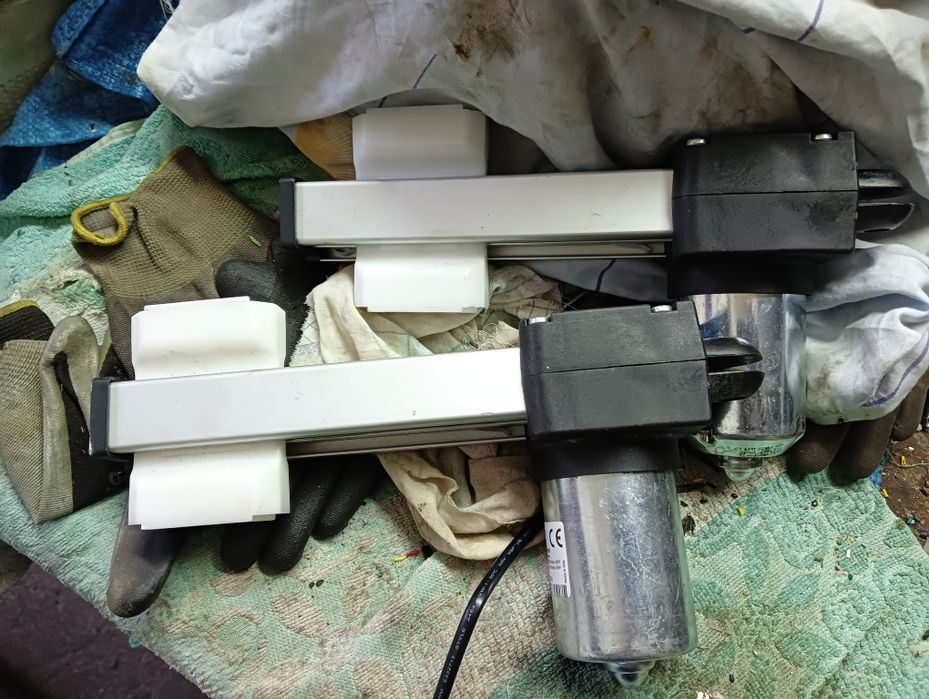 Siłownik elektryczny firmowy para ładne
