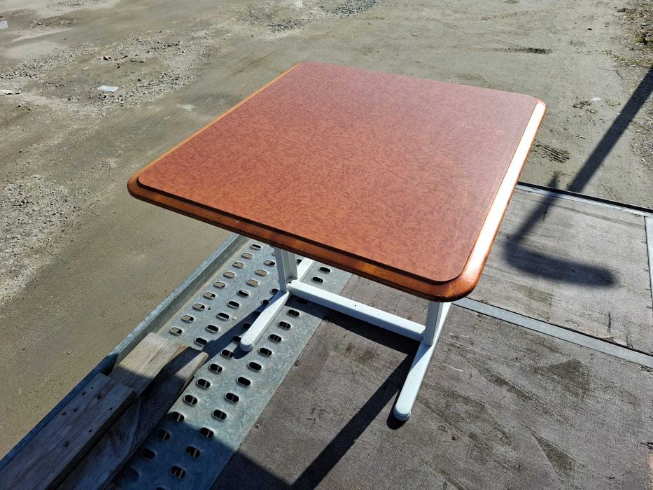 Stol skladany z  mechanizmem z blatem przyczepa kamper