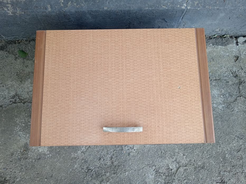 Кухонна навісна шафка