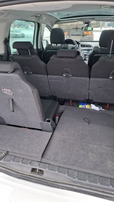 Пежо 5008 1.6 бензин 12 рік 7 місць