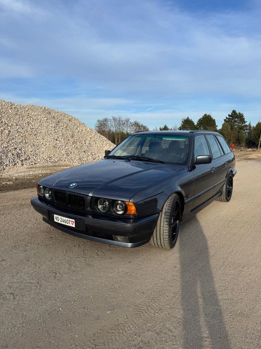 Bmw 530 touring E34 v8 manual