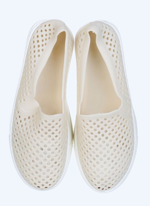 Пляжне взуття, аквашузи