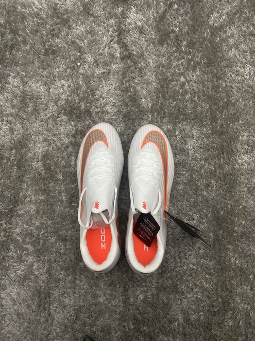 Mercurial superfly 11 white and orange