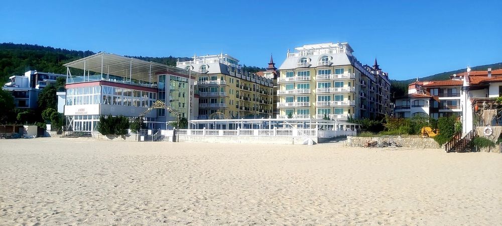 Болгарія.Море.Пляжний відпочинок .Апартаменти на  1й лінії моря.