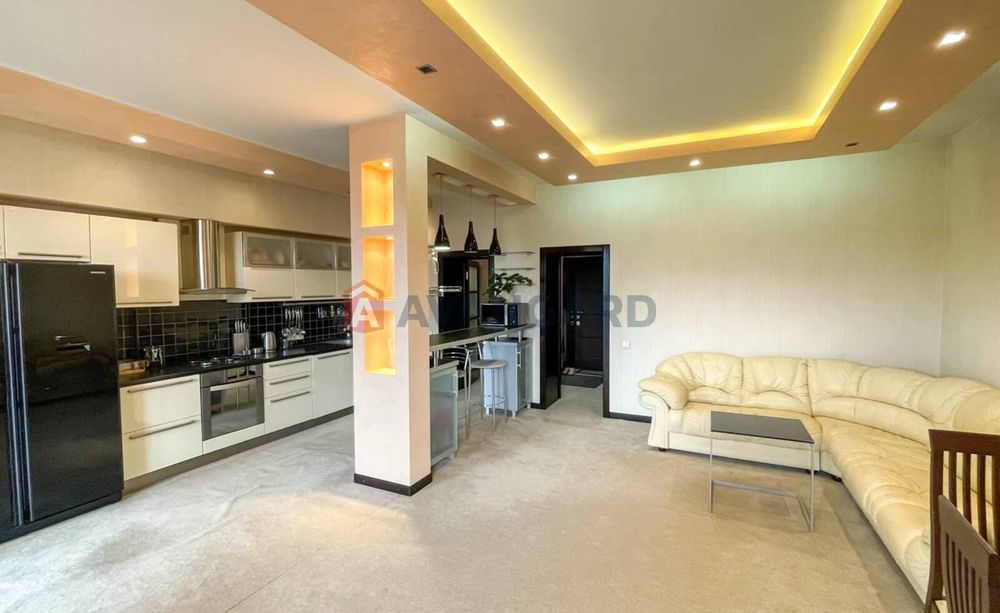 Велика простора квартира у цегляному якісному будинку ЖК Каскад