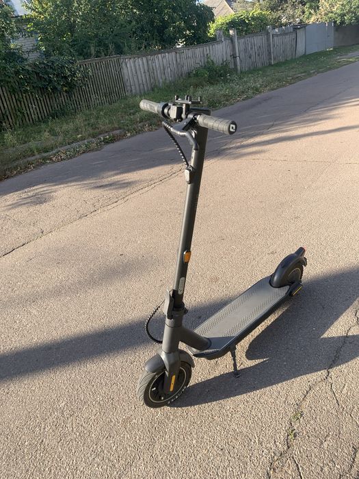 Електросамокат Ninebot g30