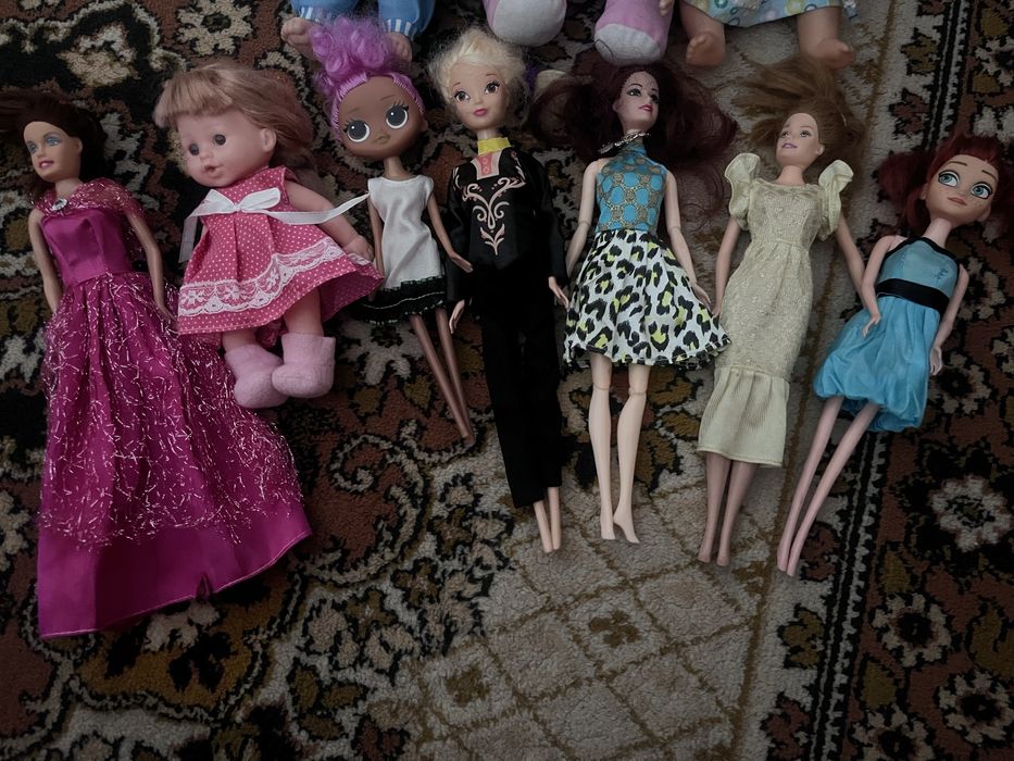 Ляльки та пупси.