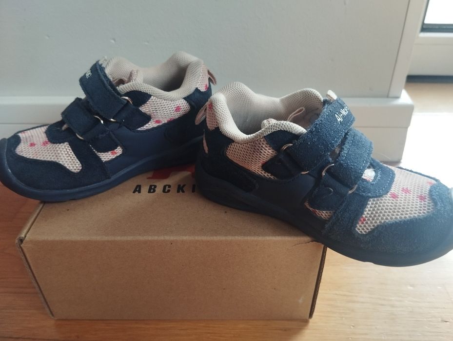 Buty adidasy 25 dziewczęce