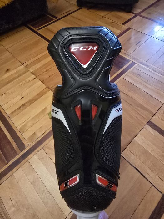 Продам хокейні ковзани CCM RBZ