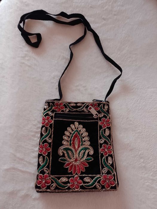 Bogato Zdobiona torebka listonoszka z Londynu, saszetka