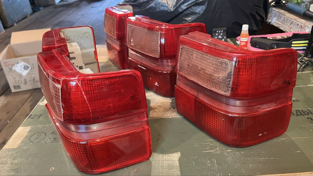 Повороти/углы hella red Audi 100C3 200/V8